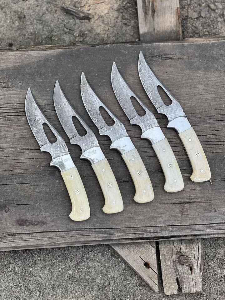 Naomi's Happy Place Shop - Wholesale Pocket Knife/Holder - Custom Hunting Knives: Handmade Damascus Steel Blade