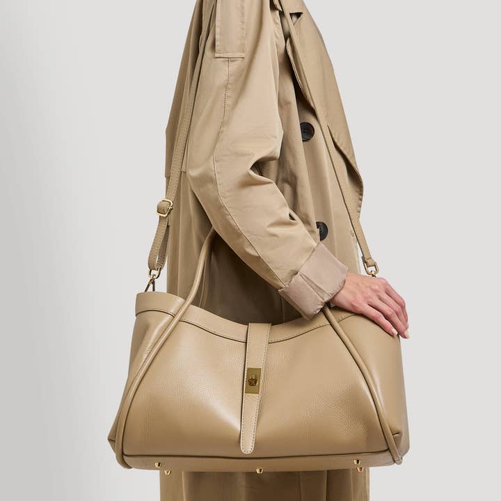 Voemièn – Mala com alça superior – Mulher por atacado – Mala Mayfair em Couro Togo Taupe6