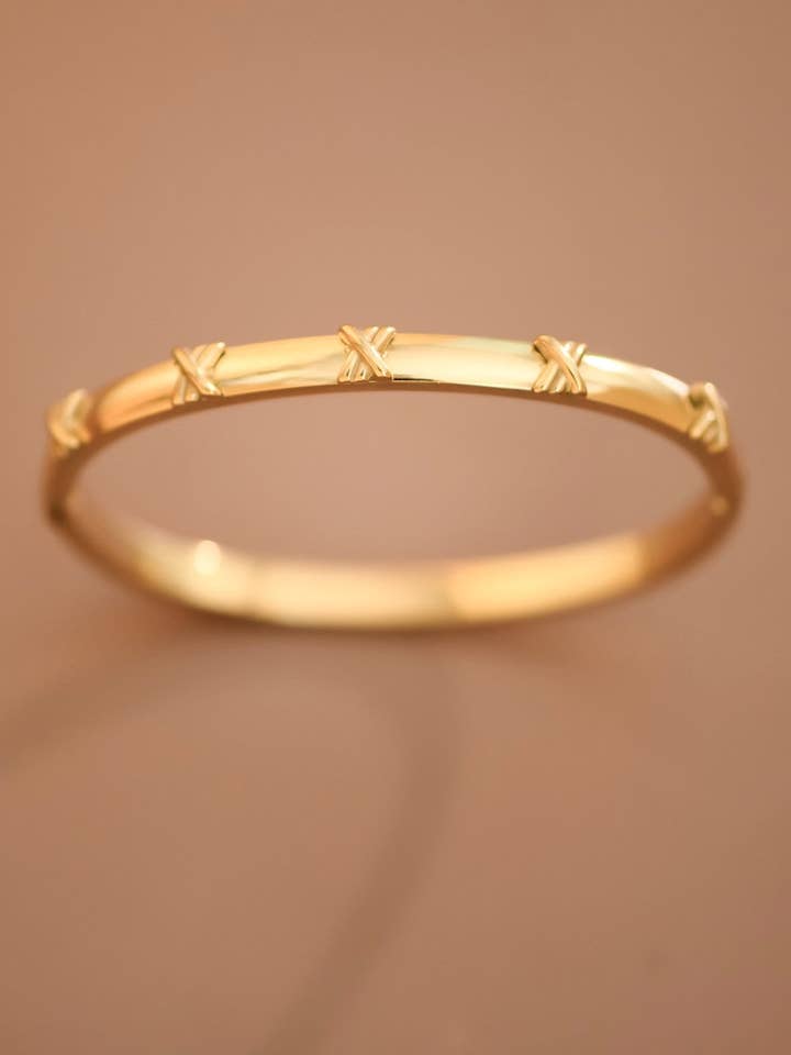 Brazalete de Acero Inoxidable Chapado en Oro de 18K Resistente al Agua - 7647 para venta al por mayor de Mia Accessories