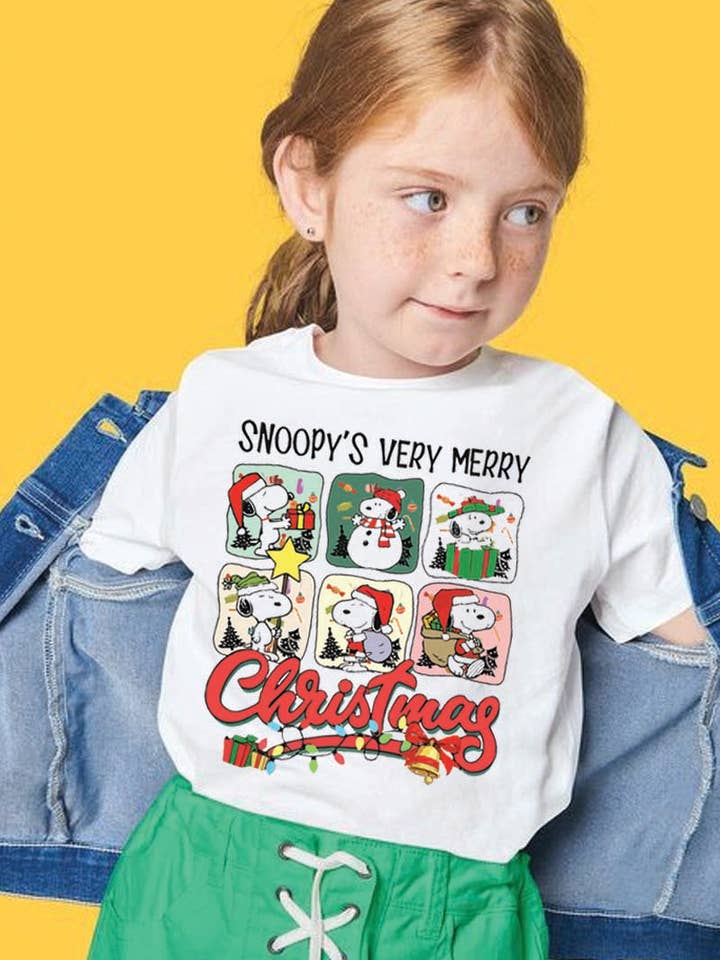L1325 - T-shirt gráfica SNOOPY CHRISTMAS por atacado de KNOCK ON THE STYLE