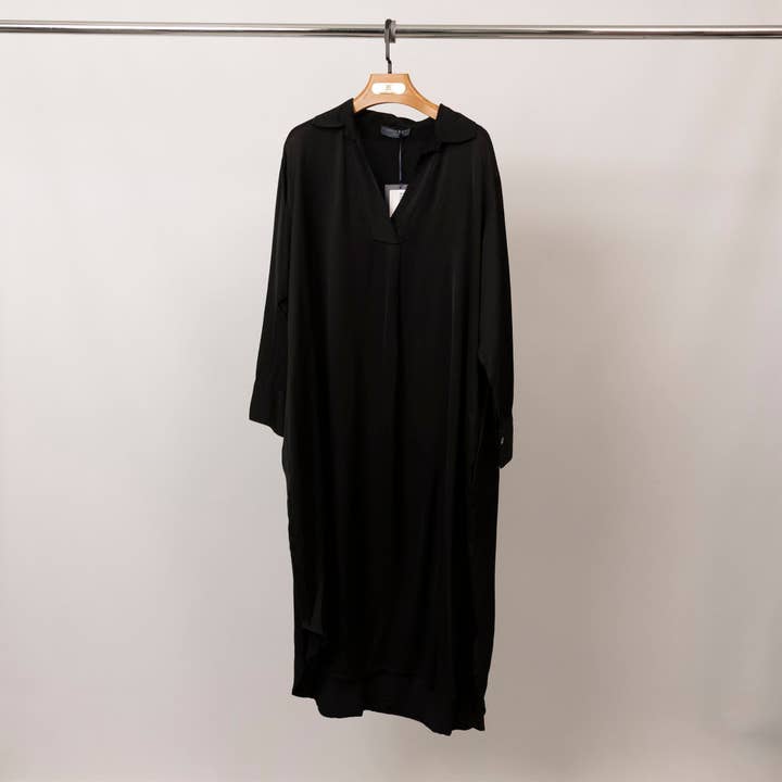 Loose satin dress with open collar – KD6120VS-U for wholesale by Cecile Wang