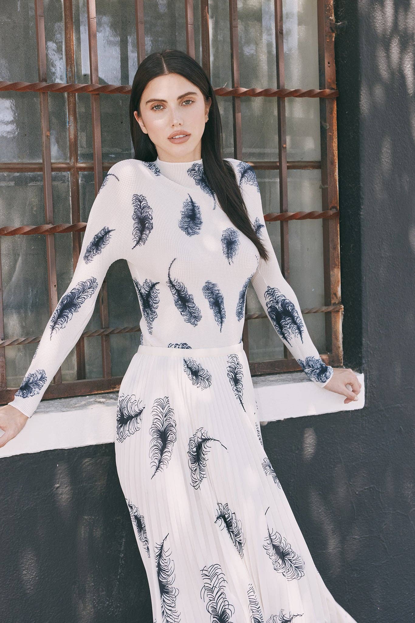 Crème/Noir Top à texture alvéolaire 3D Cosette Feather en vente sur Faire1