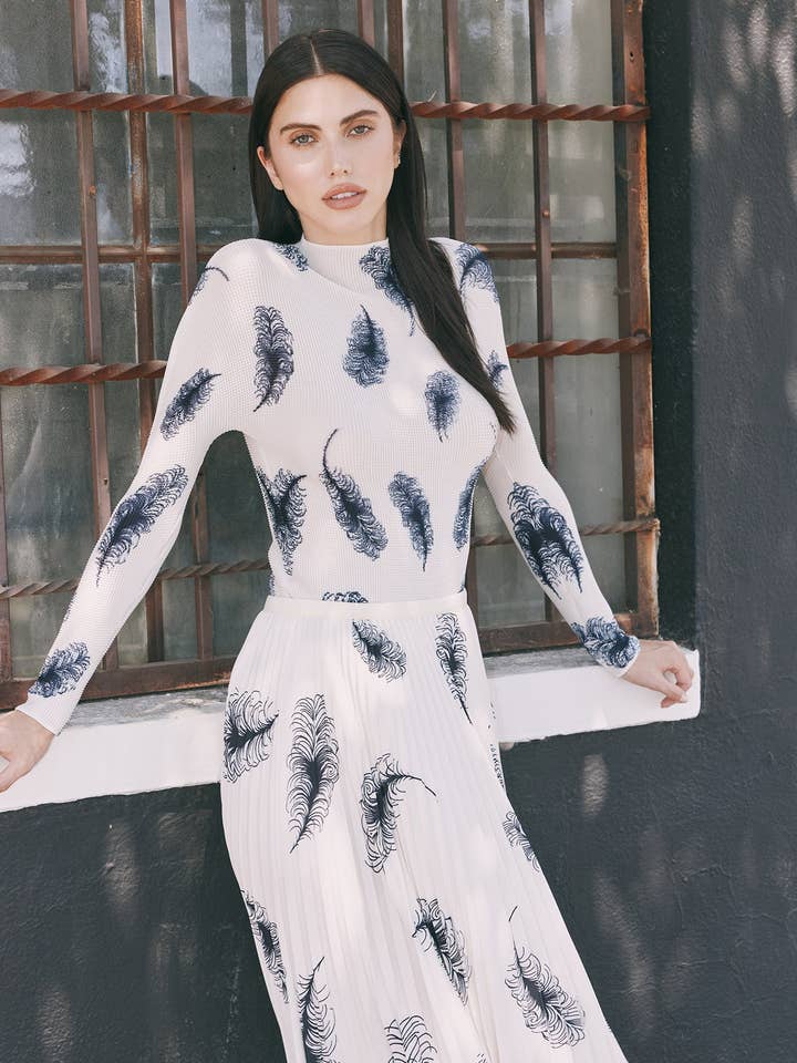 Crème/Noir Top à texture alvéolaire 3D Cosette Feather en vente sur Faire1