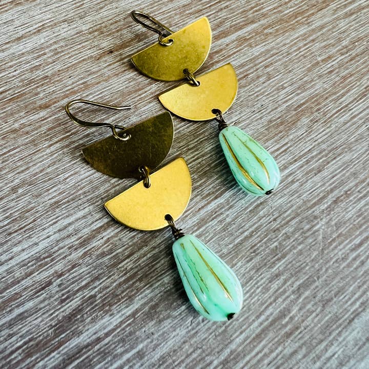 Brincos Duplos Meia Lua com Gota de Cristal de Menta por atacado de Twist Style