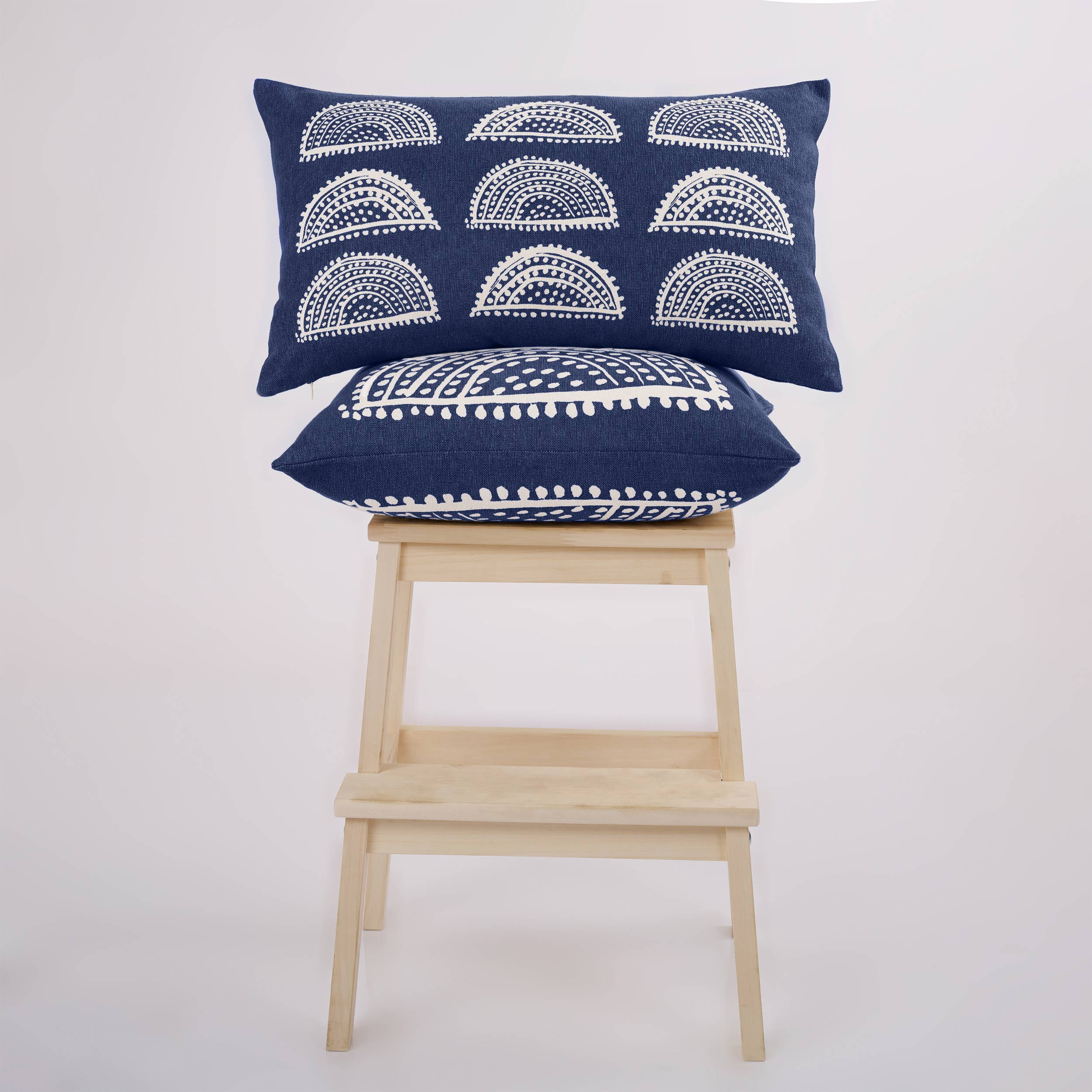 NAKI & SSAM INC. - Wholesale Throw Pillow Cover - Meraki Collection 24in.x14in. Gond Art-Inspired Sunburst12