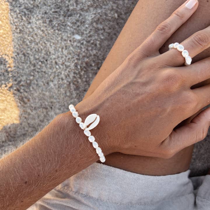 BRACCIALE PERLE X CONCHIGLIE ✿ MARIN per la vendita all'ingrosso da parte di UNIQ Jewelry