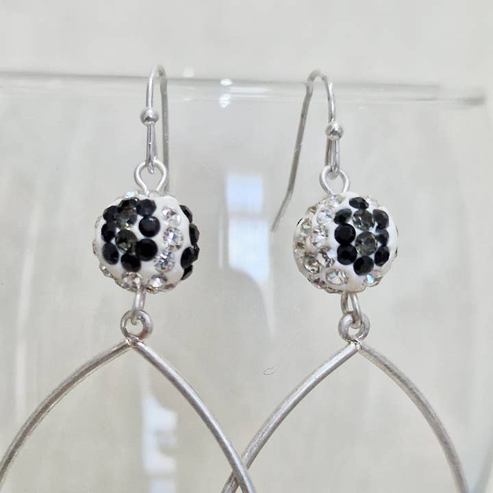 Zebra krystalkugle gennemboret Teardrop Hoop sølv mode øreringe for engroshandel hos Bee my Oyster