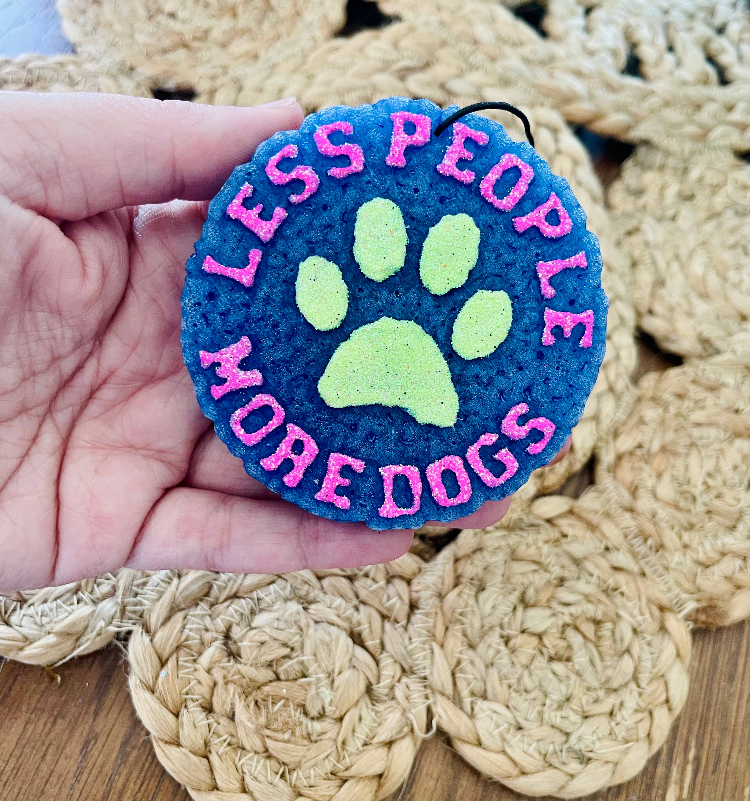 Stay Fresh’ies Air Fresheners – Engroshandel Luftfrisker til bilen – til kvinder – Færre mennesker Flere hunde Bil Freshie 8