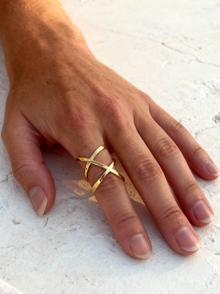 Asteri Gold Crossed Ring | Handmade Jewelry in France for wholesale by Caprice Paris