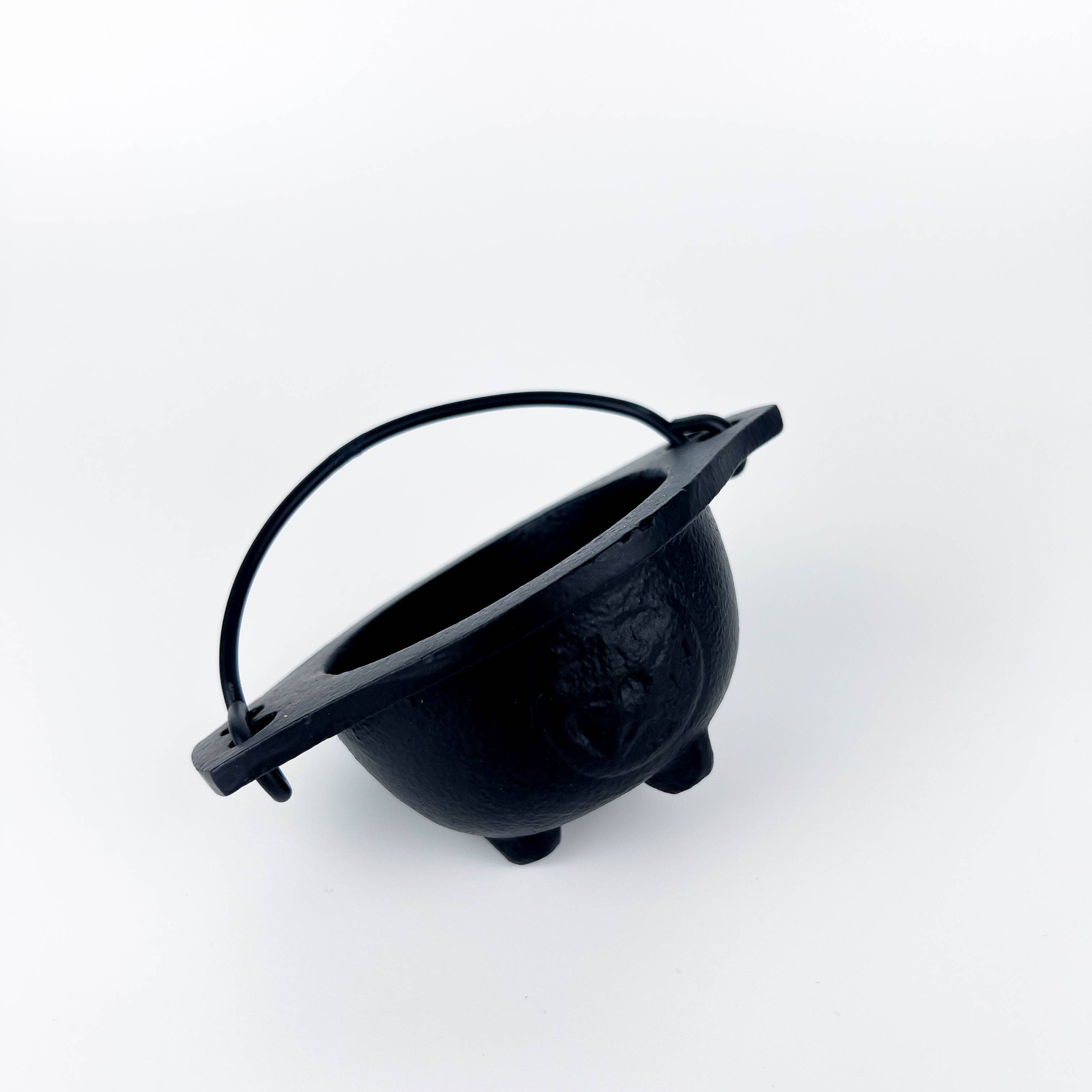 GREENROOTS USA LLC - Wholesale Incense Holder - Pentagram Cast Iron Cauldron 3"D3