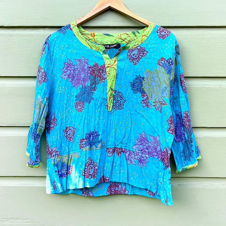 Lucy Crinkle Top Sumi Blauw voor wholesale door Little Journeys Chicago