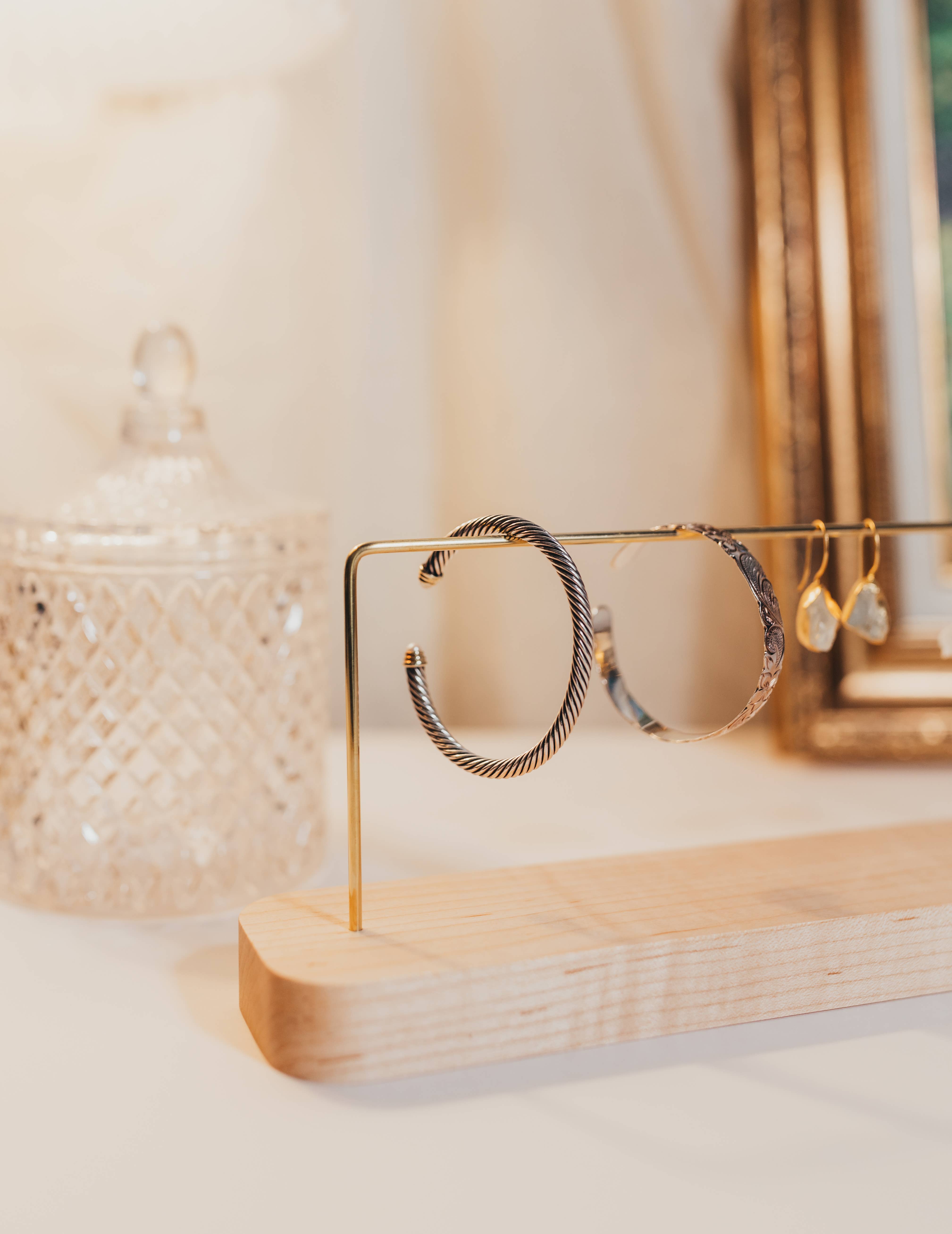 Damron Decor - Wholesale Jewelry Stand & Display - Brass And Wood Stand Luxe Permanent Jewelry Display Minimal1