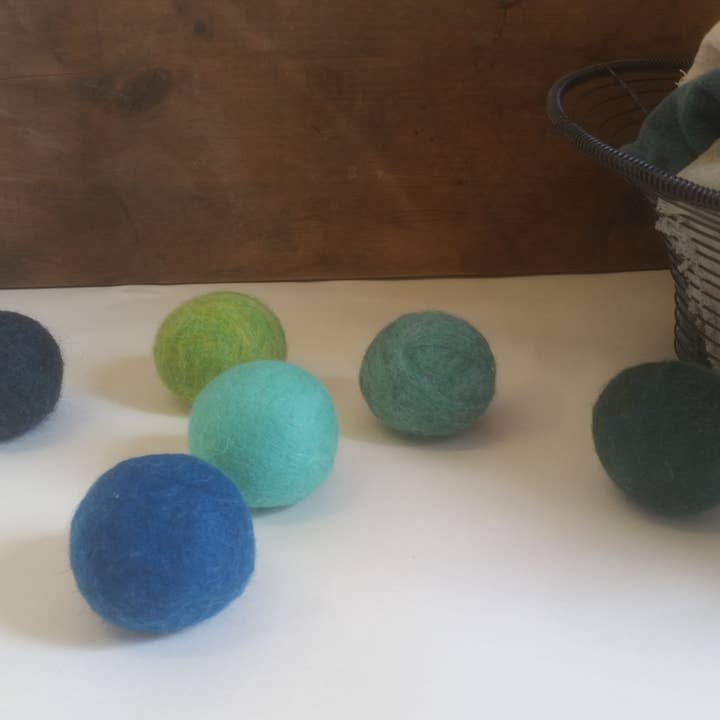 Bog Berry Dryer Balls - Wholesale Dryer Balls - Trees and Seas - Set of 6 Wool Dryer Balls zero waste3