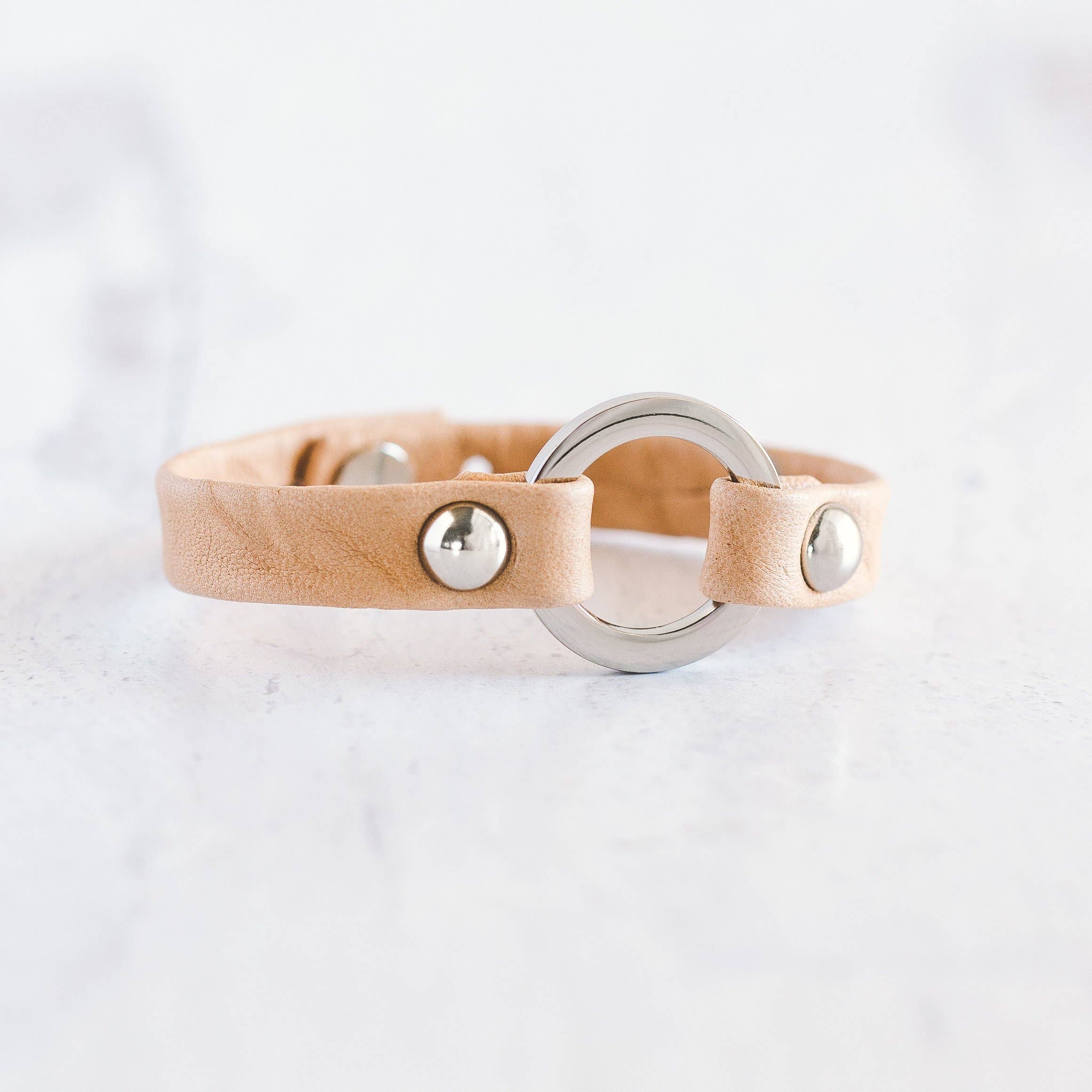 Giving Bracelets – Großhandel Armreif – One Love Lederarmband - Silber3