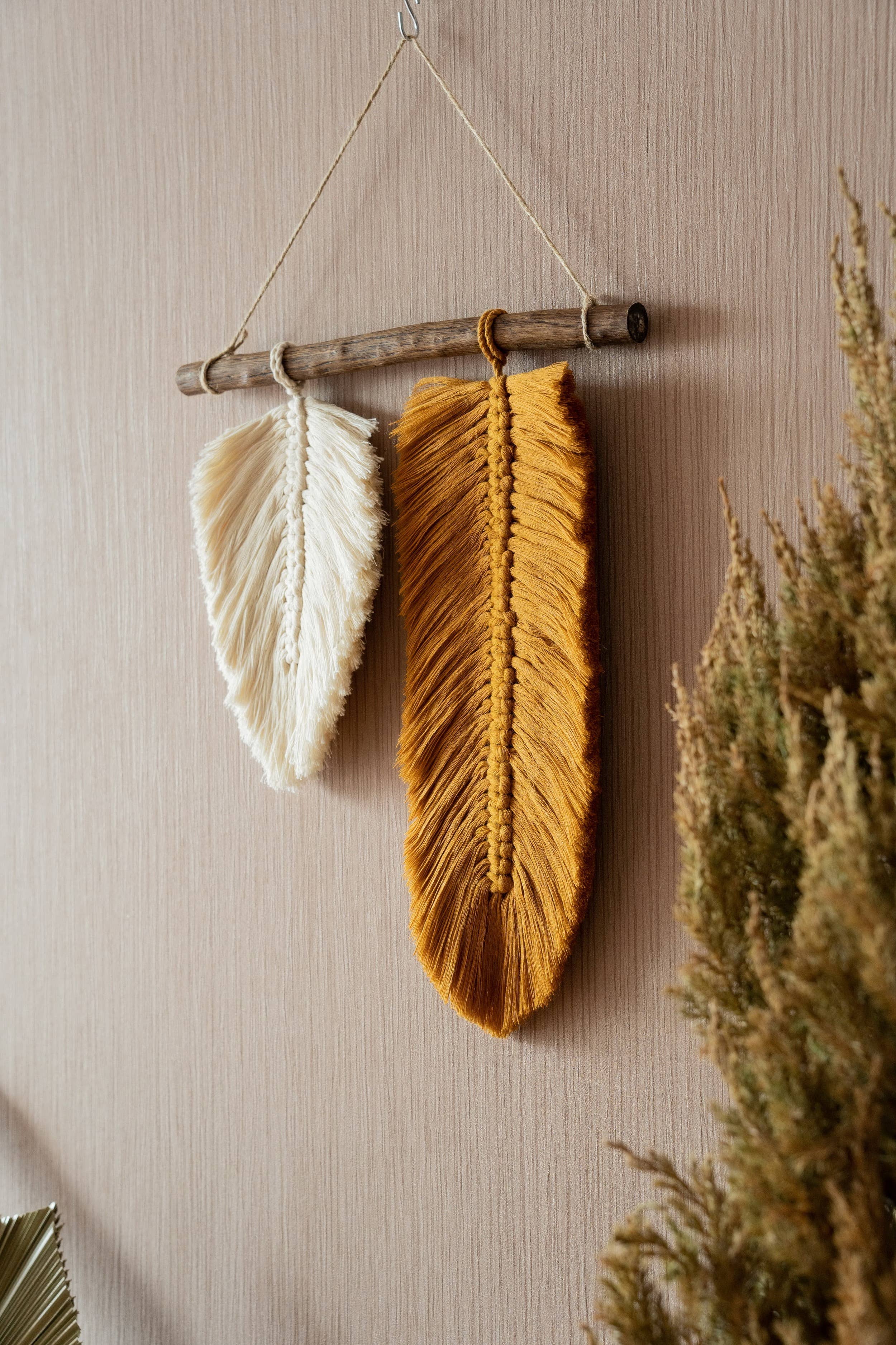 HeartCrafted - Wholesale Decorative Tassel/Wall Drop - Feather Macrame Wall Hanging L048