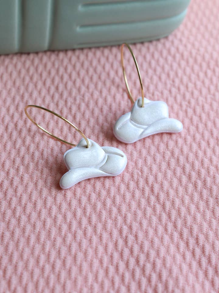 Chapeau de cowboy occidental studieux enterrement de vie de jeune fille boucles en argile polymère pour la vente par Lily and Sparrow Clay