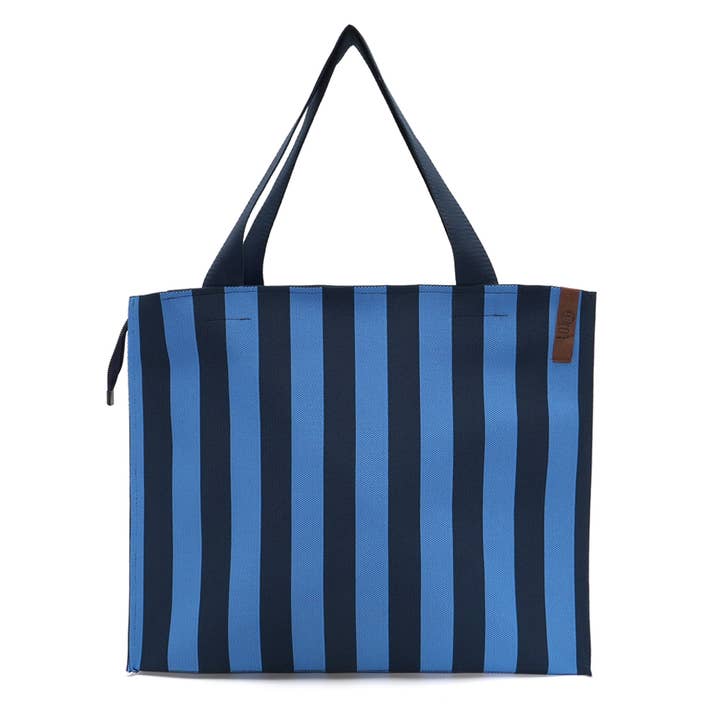 Acquirente Lara 51 per la vendita all'ingrosso da parte di LOT83