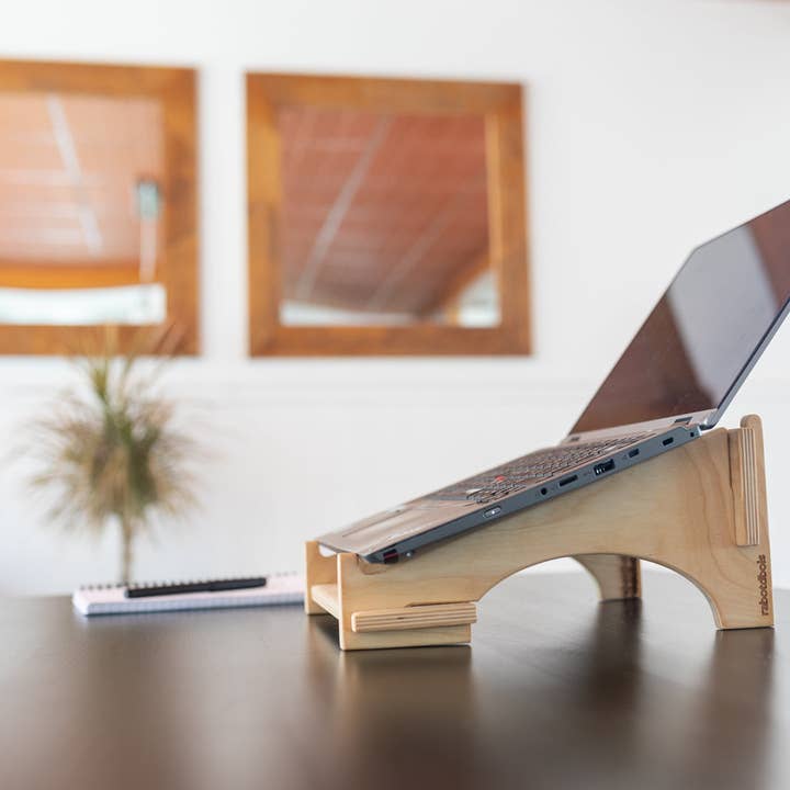 Support à ordinateur portable / Laptop Stand pour la vente par Rabot D. Bois