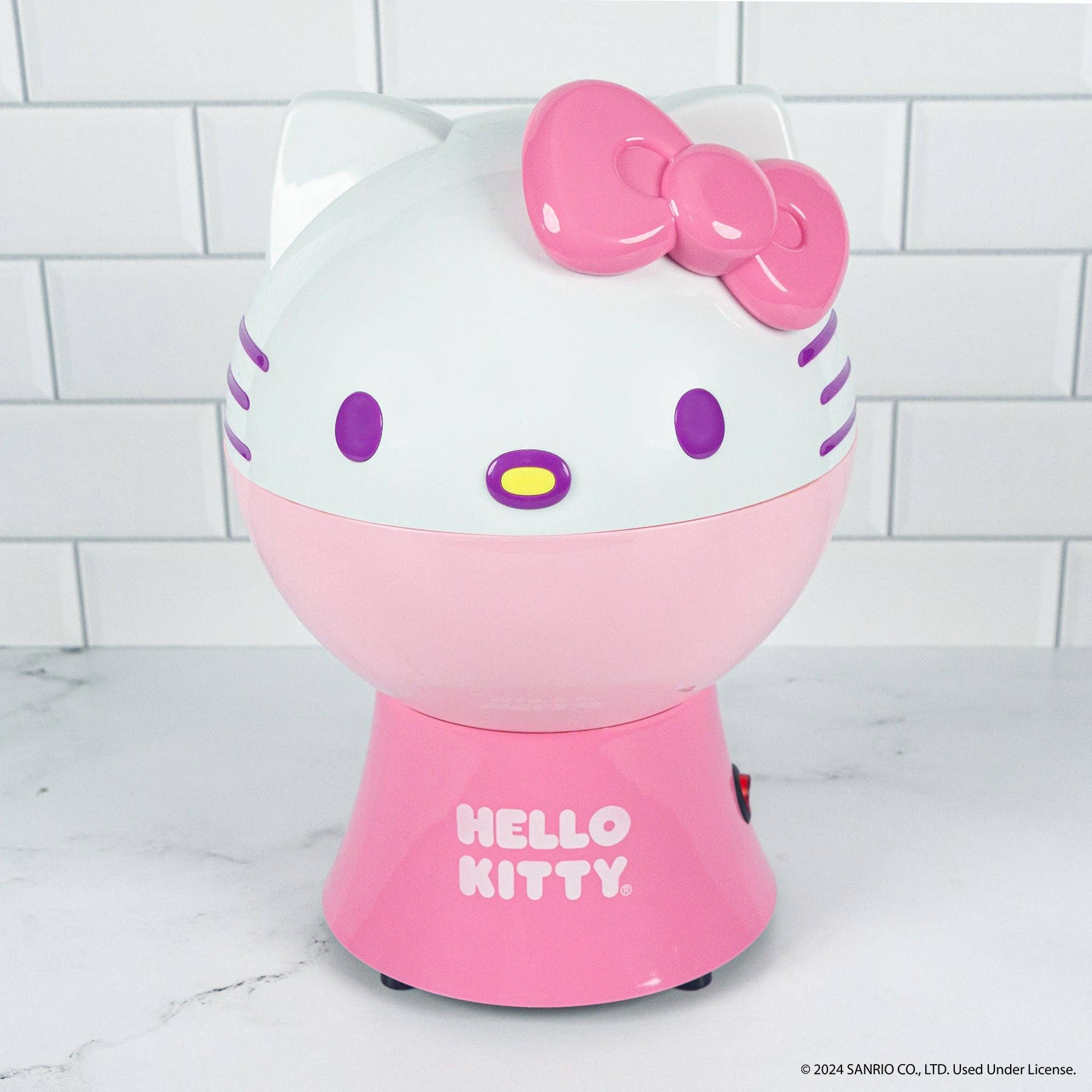 Uncanny Brands - Vente Appareils électroménagers - Machine à pop-corn Hello Kitty d'Uncanny Brands0