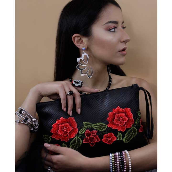 Svart Carmelita kuvertväska i konstläder och spets – Handgjord för wholesale av Il Tocco di Minerva