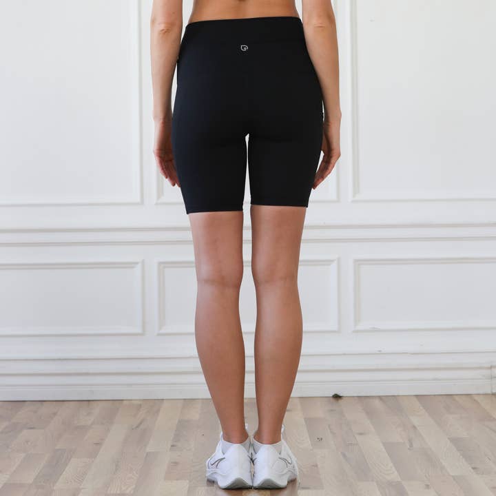 Noir Blair Ultra High-Rise Postpartum Compression Biker Short 8'' (Noir) for wholesale on Faire3