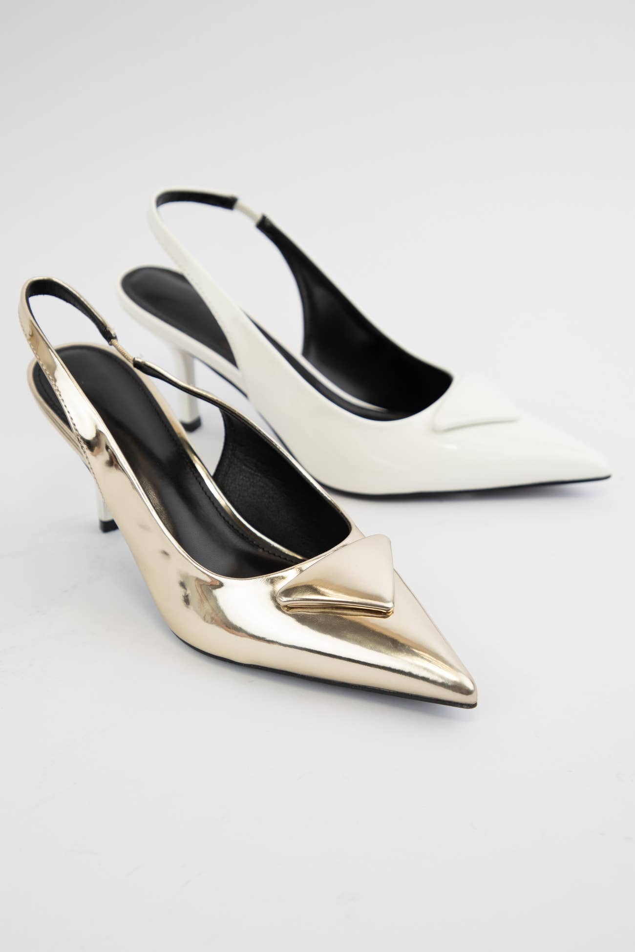 CCOCCI – wholesale Low heels – Women′s – CHEVELLE POINTED-TOE SLINGBACK STRAP KITTEN HEELS10