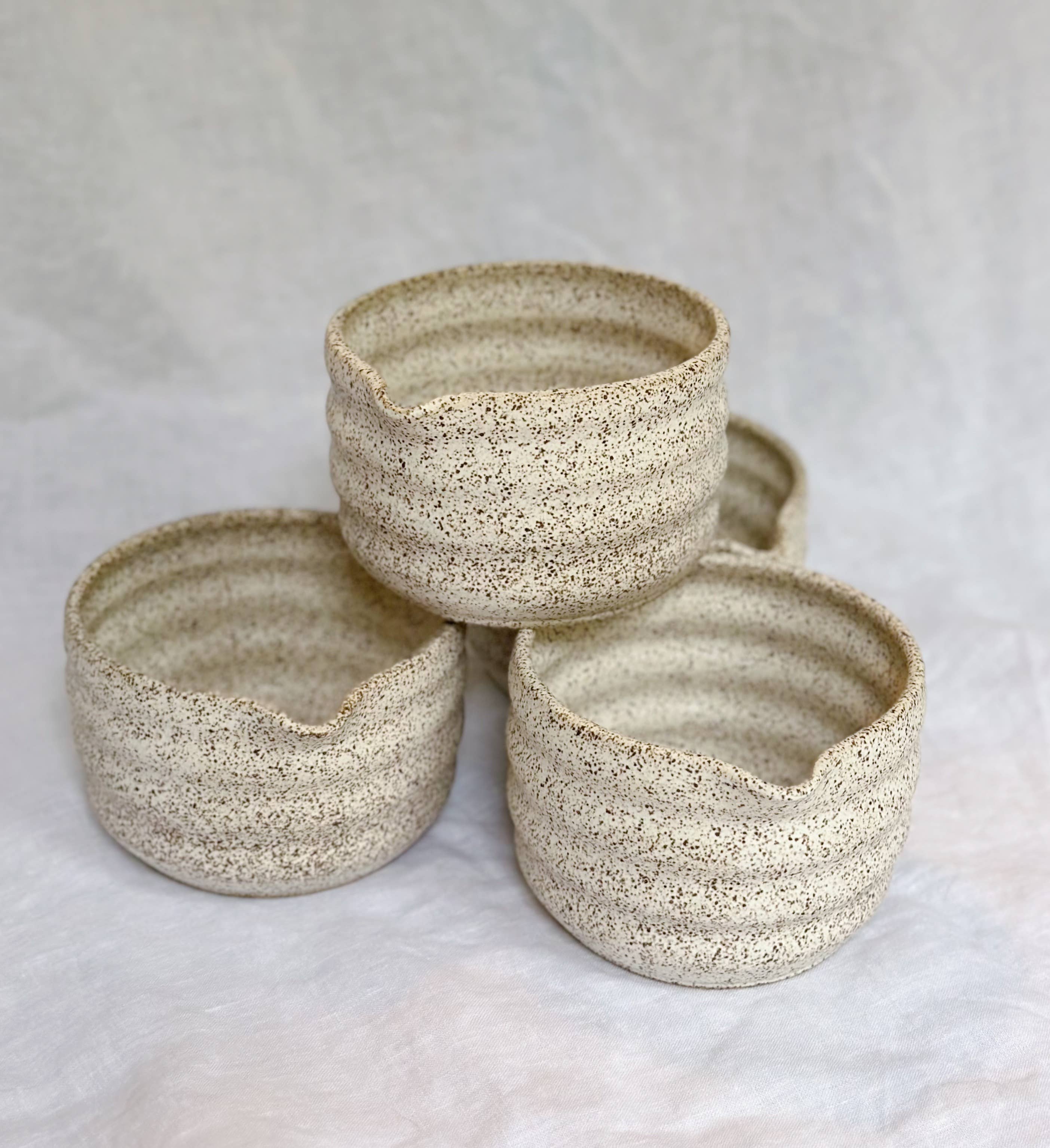 Pepper Stone Ceramics – Engroshandel Skål – Matcha skål i hånddrejet stentøj med tud17