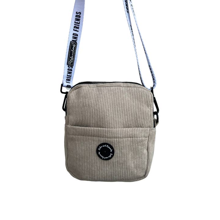 Ivory: Bestie Bag and other Purchase Wholesale disposable pet carrier. Free Returns & Net 60 Terms on Faire trending on Faire.