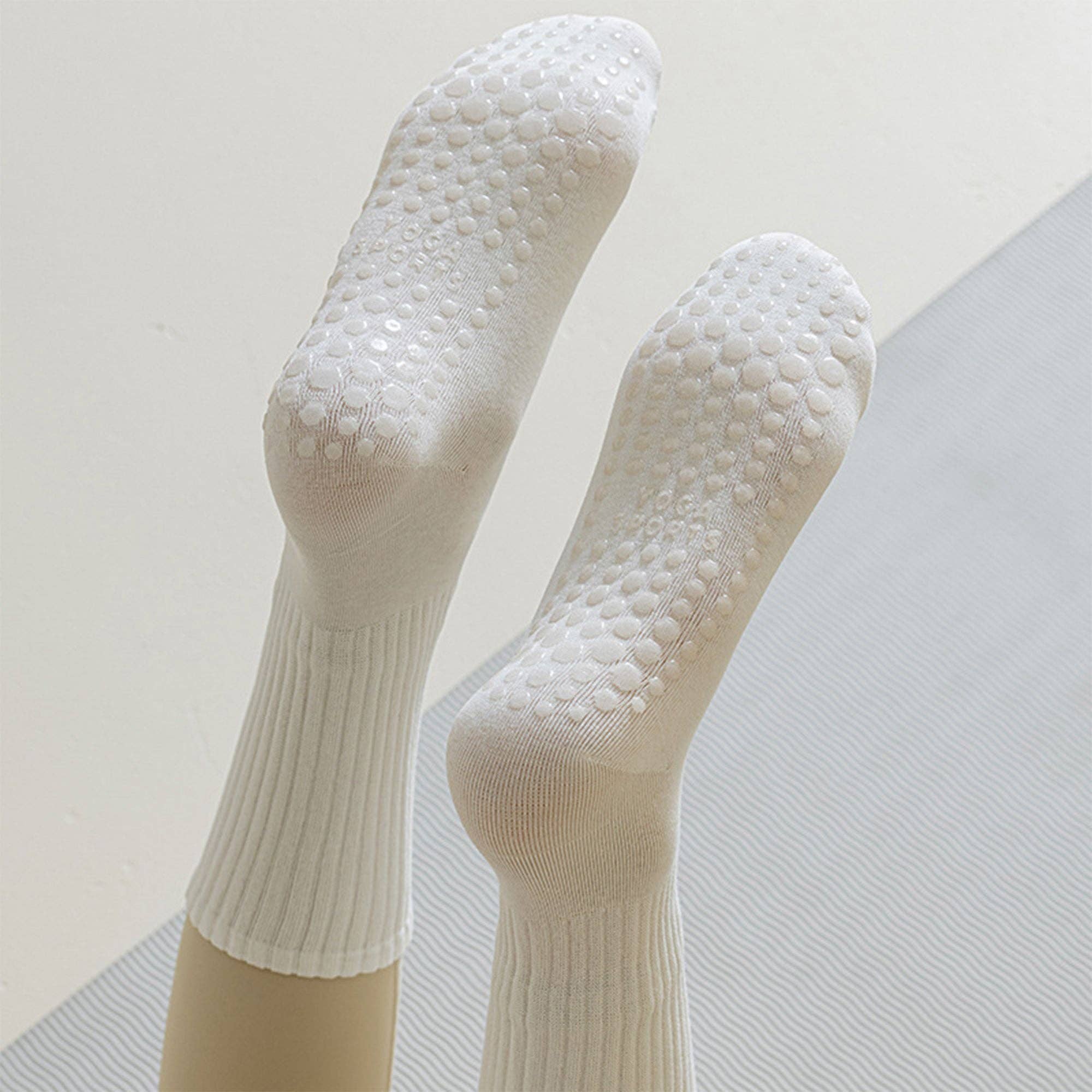 AK Brand - Wholesale Socks – Women's - 4-Pack Anti-Slip Yoga Socks with Grips Comfortable Ribbed De3