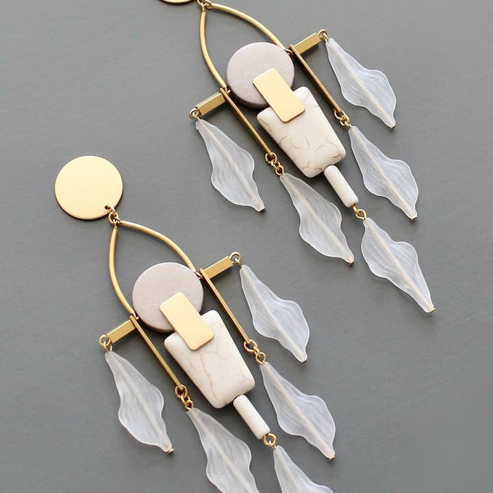David Aubrey Jewelry - Wholesale Dangle Earrings - ISLE60 White and gray shoulder duster post earrings