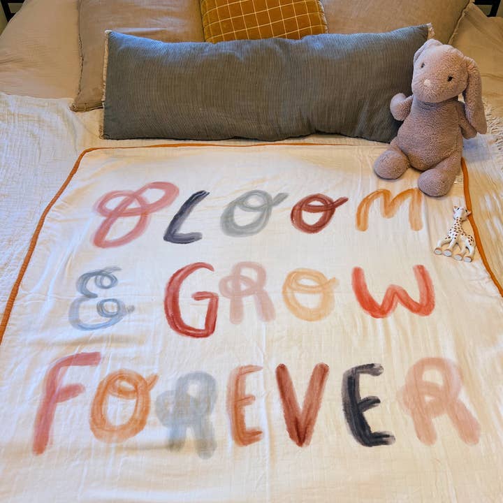 Bloom and Grow Bamboo/Cotton Muslin 8-Layer Quilt for wholesale by Fawnly