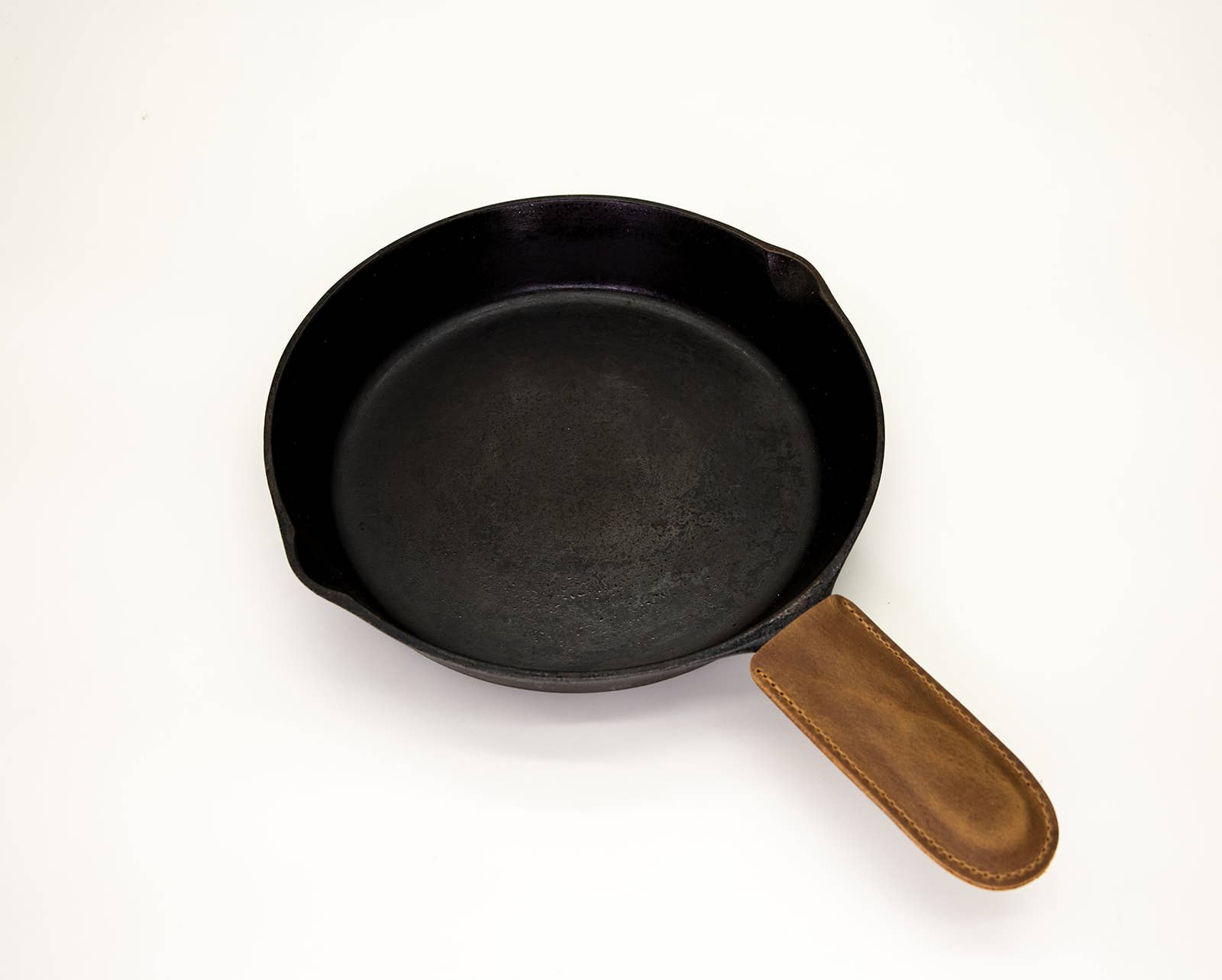 Lindy Leather – Engroshandel Støbejernspande – Læderhåndtagsovertræk til støbejern3