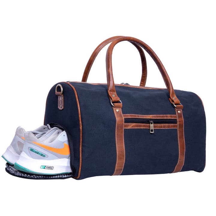 Duffeltas van echt leer voor een weekendje weg van canvas voor wholesale door urbanhide