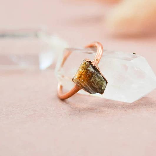Daddy Daughter Jewelry - Venta al por mayor Anillos solitarios - Anillo de piedra de cobre de piedra solar cruda || Anillo de piedra solar llamativo8