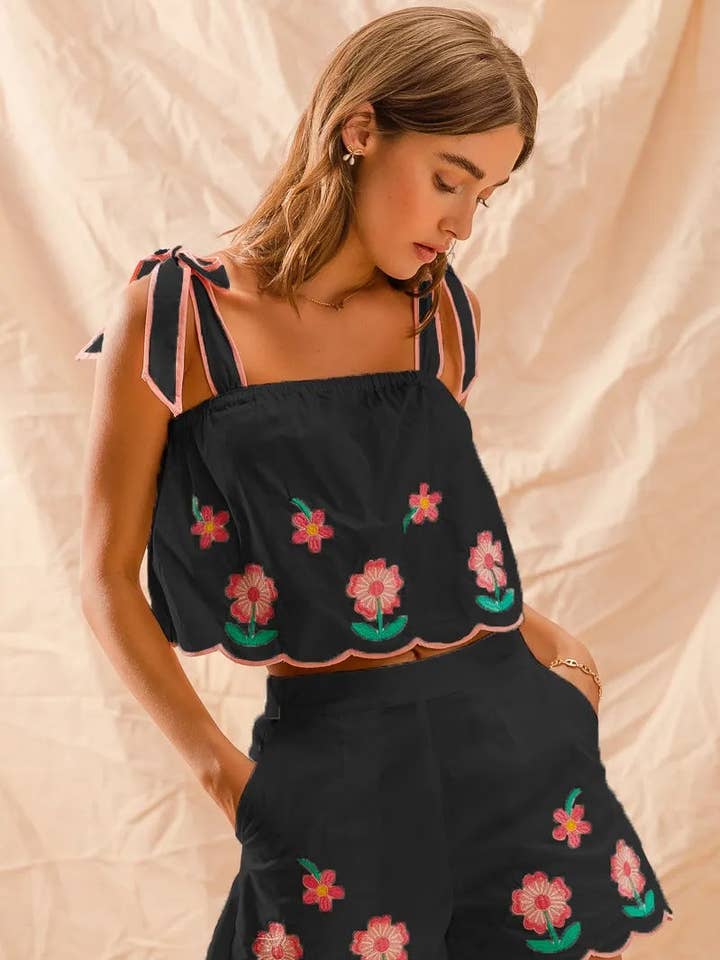 SO ME Blomstret Broderet Tanktop og Shorts Sæt for engroshandel hos Garden Naked