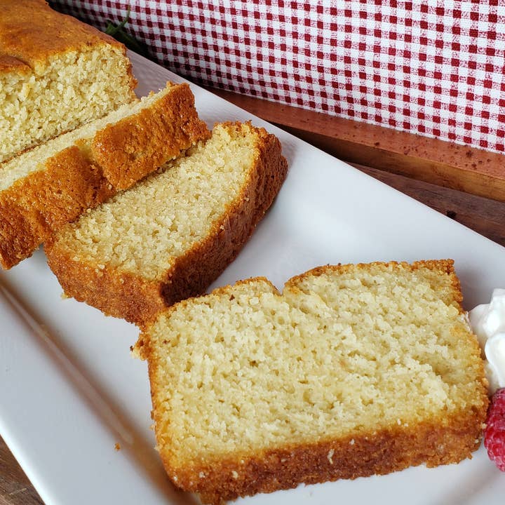 Aunt Beez - Wholesale Cake Mix - Chardonnay Wine Cake2