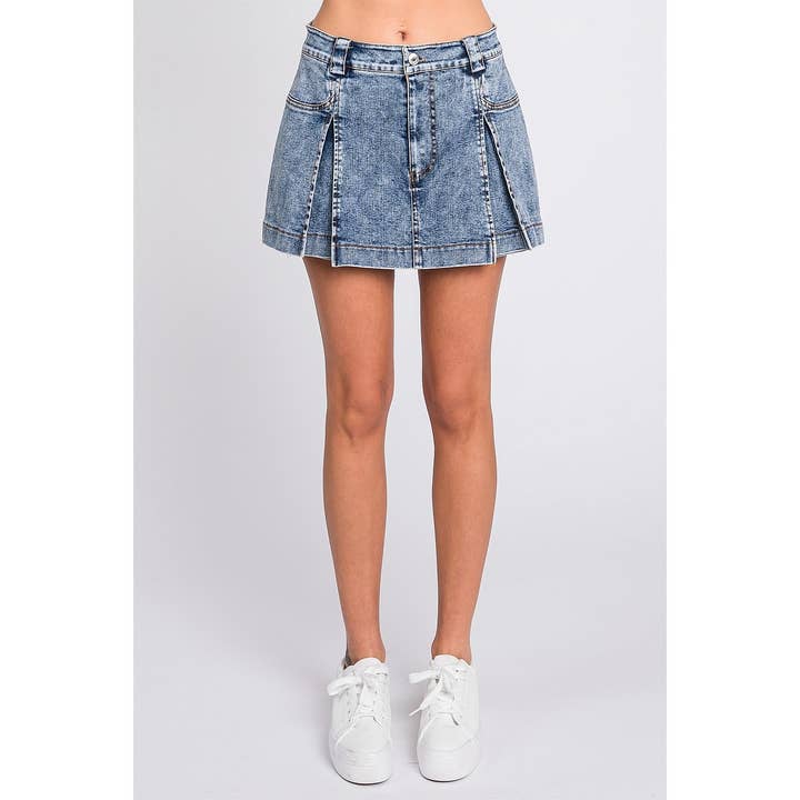 Spijkerrok met halfhoge taille en twee plooien aan de voorkant voor wholesale door Apolline