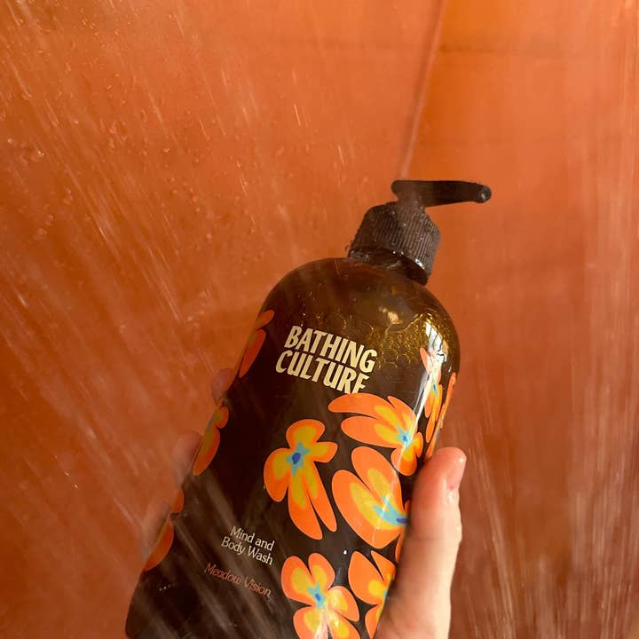 Bathing Culture - Wholesale Body Wash/Shower Gel - Mind and Body Wash Refillable 16oz Glass (Meadow Vision)2