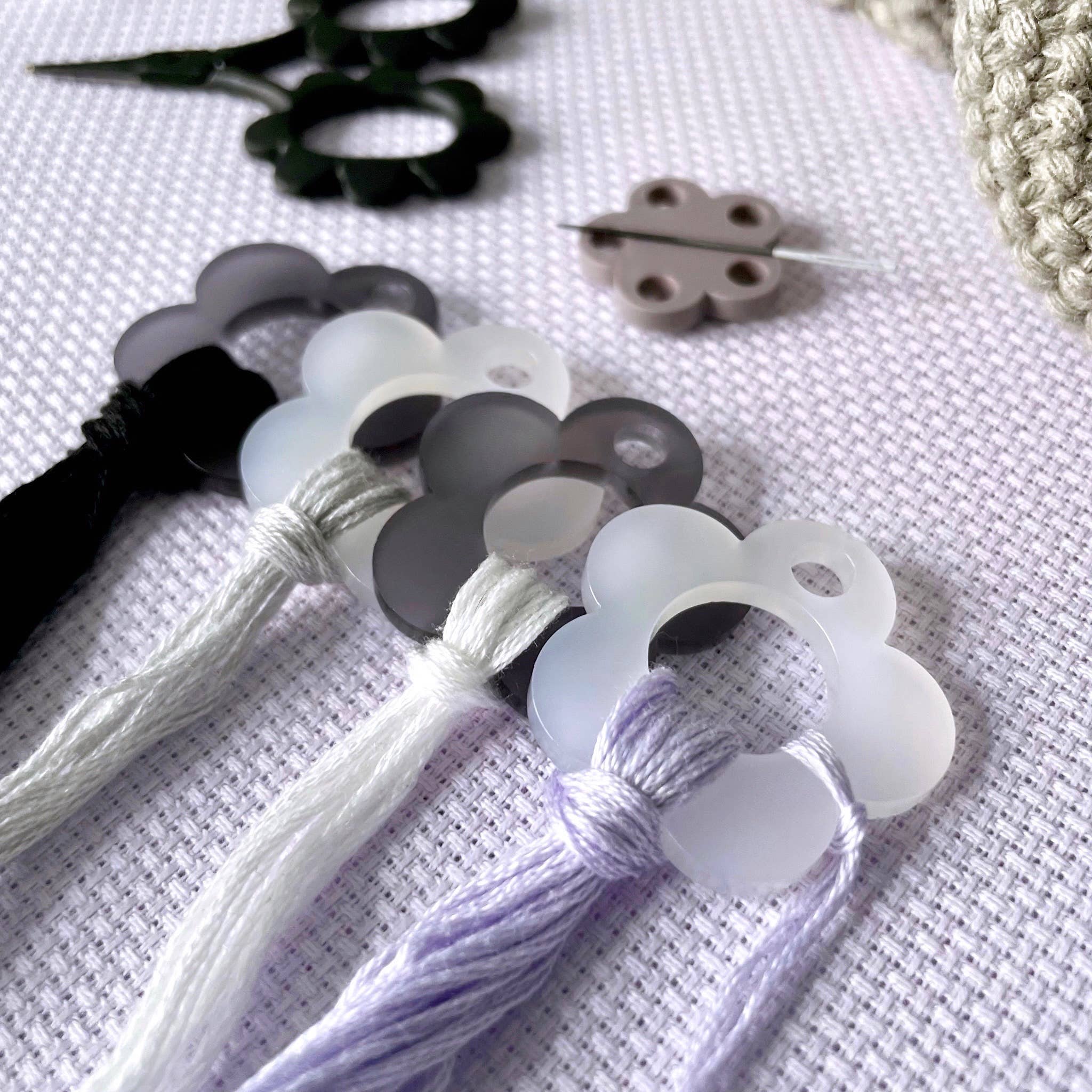 Kate Blandford - Vente Accessoire de broderie/point de croix - Lot de 10 gouttes de fil à fleurs en acrylique avec anneau de reliure2