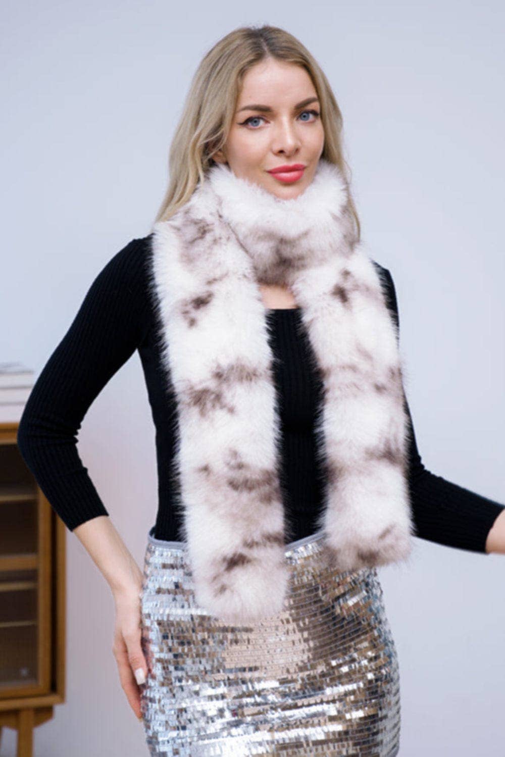 MiMi Wholesale - Wholesale Scarf - Women's - S5121 Daniella Faux Fur Scarf Stole0