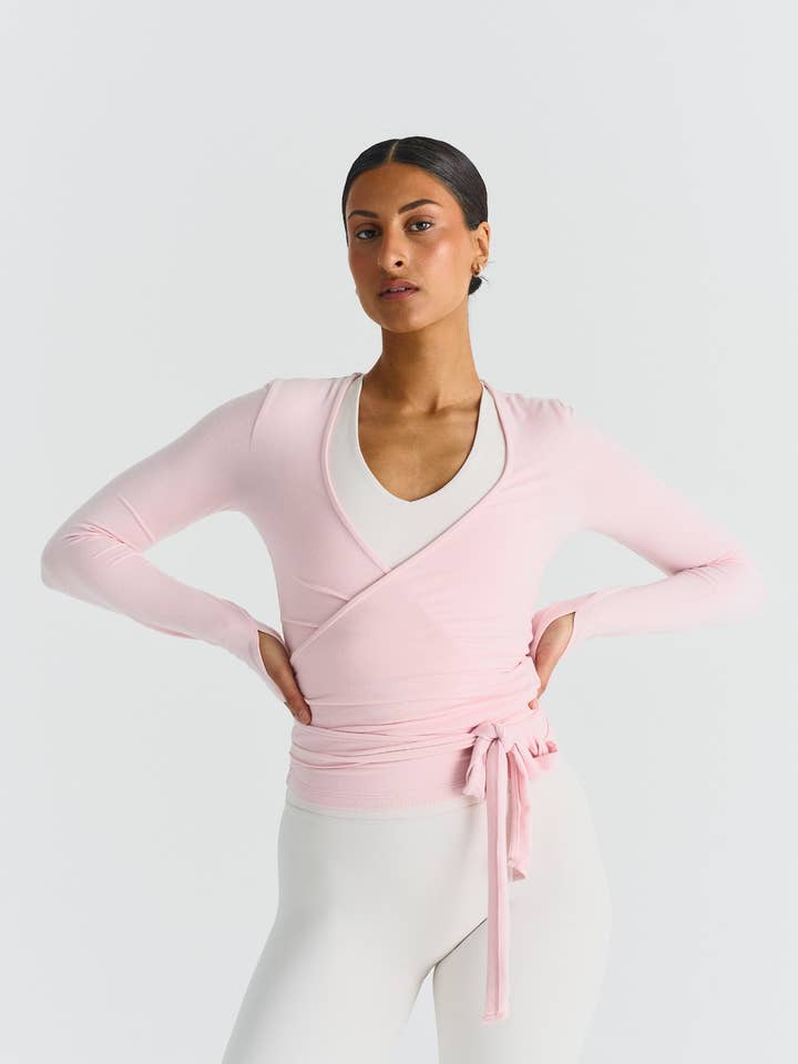 Soft ballet omslagsbluse – balletsko for engroshandel hos Sisterly Tribe