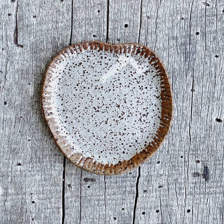 River Ceramics - Wholesale Serving plate - White Speckle Serving Plates - Hand Carved Pattern6