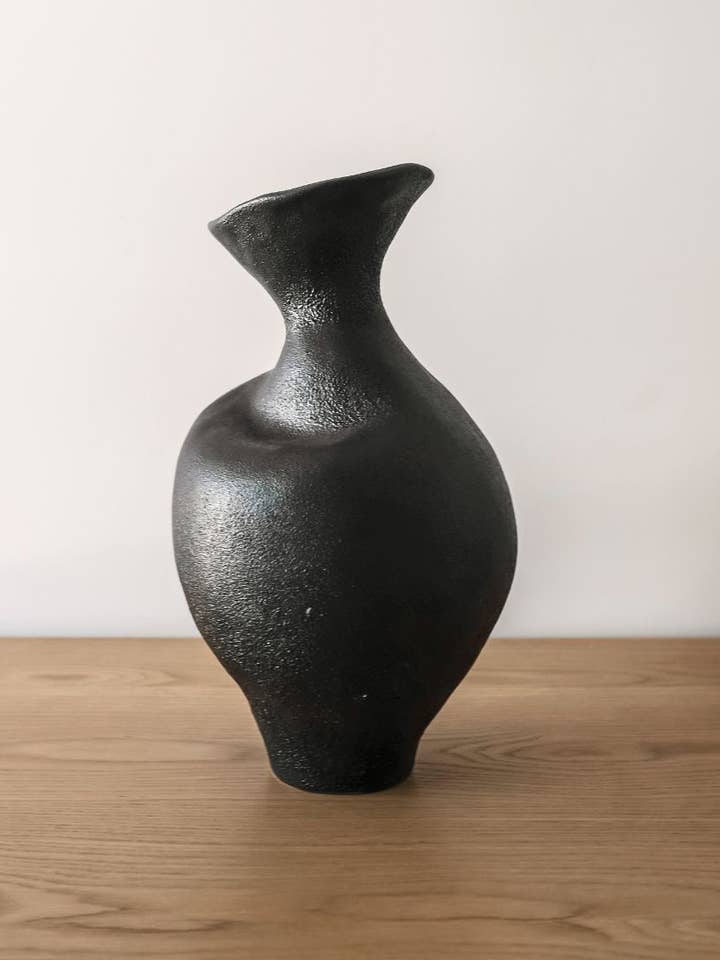 Siobhan Vase for wholesale by Le Maé by Lindye