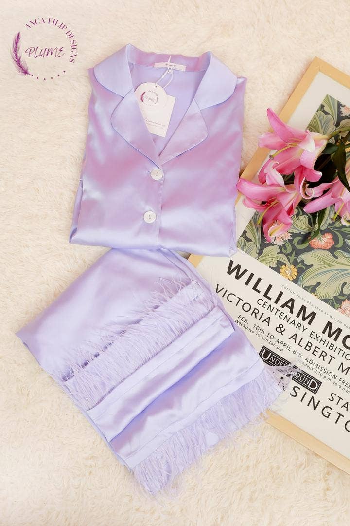 Plume AF Design - Vente Haut et bas de pyjama – femme - Pyjama en satin avec bordure de plumes amovible, blanc sur blanc1