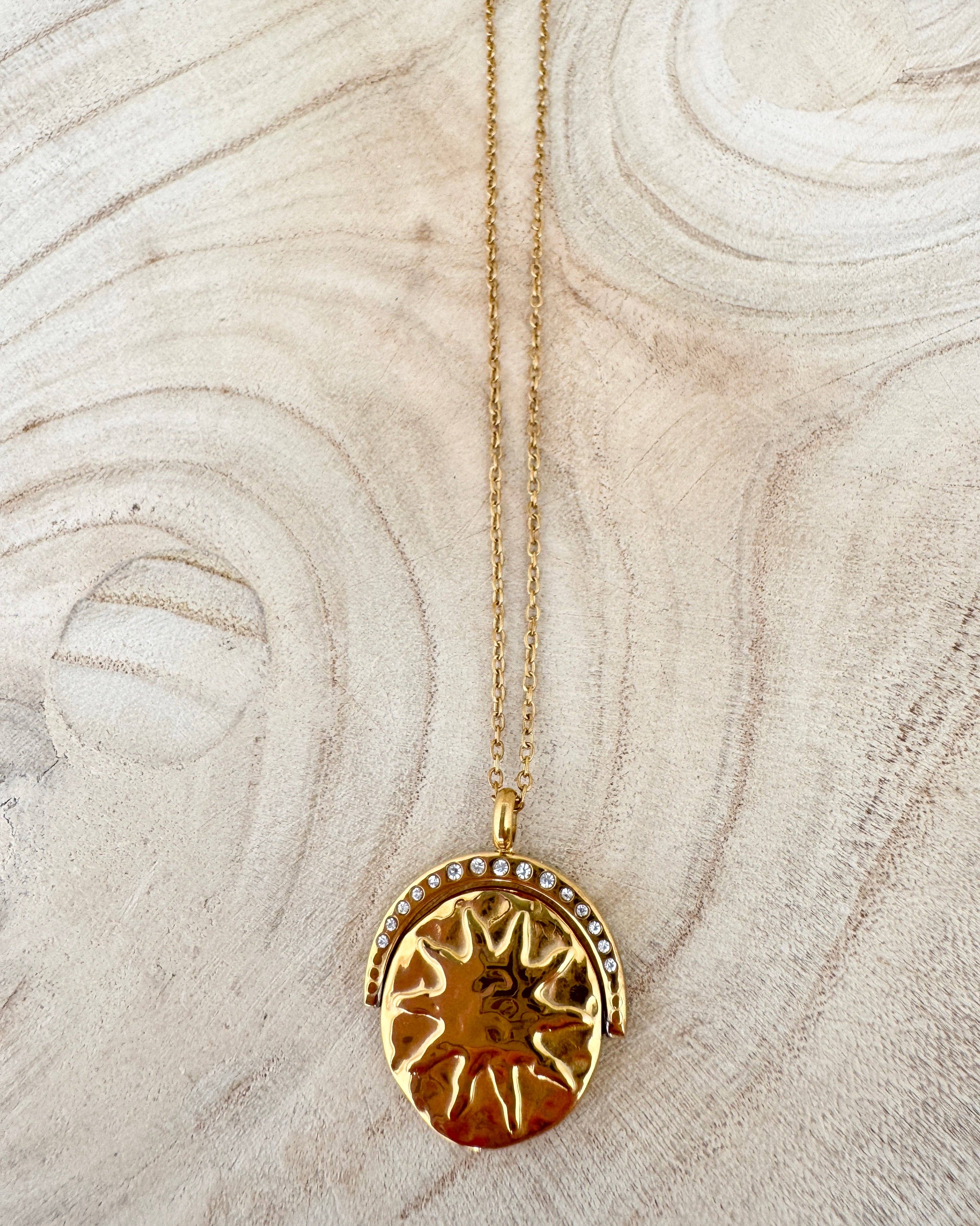 Wild Spirit London - Vente Colliers à pendentif - Le collier plaqué or étanche Eclipse2