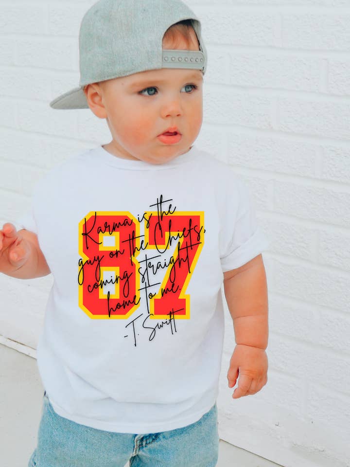 87 Karma Is The Guy On The Chiefs T-shirt Enfant pour la vente par Uncommon Label