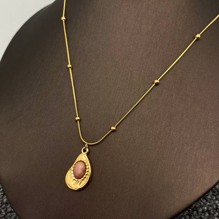 Mio Queena - Wholesale Pendant/Charm Necklace - Geometric Rhodochrosite Charm 18K Golden Necklace - FGS/CS