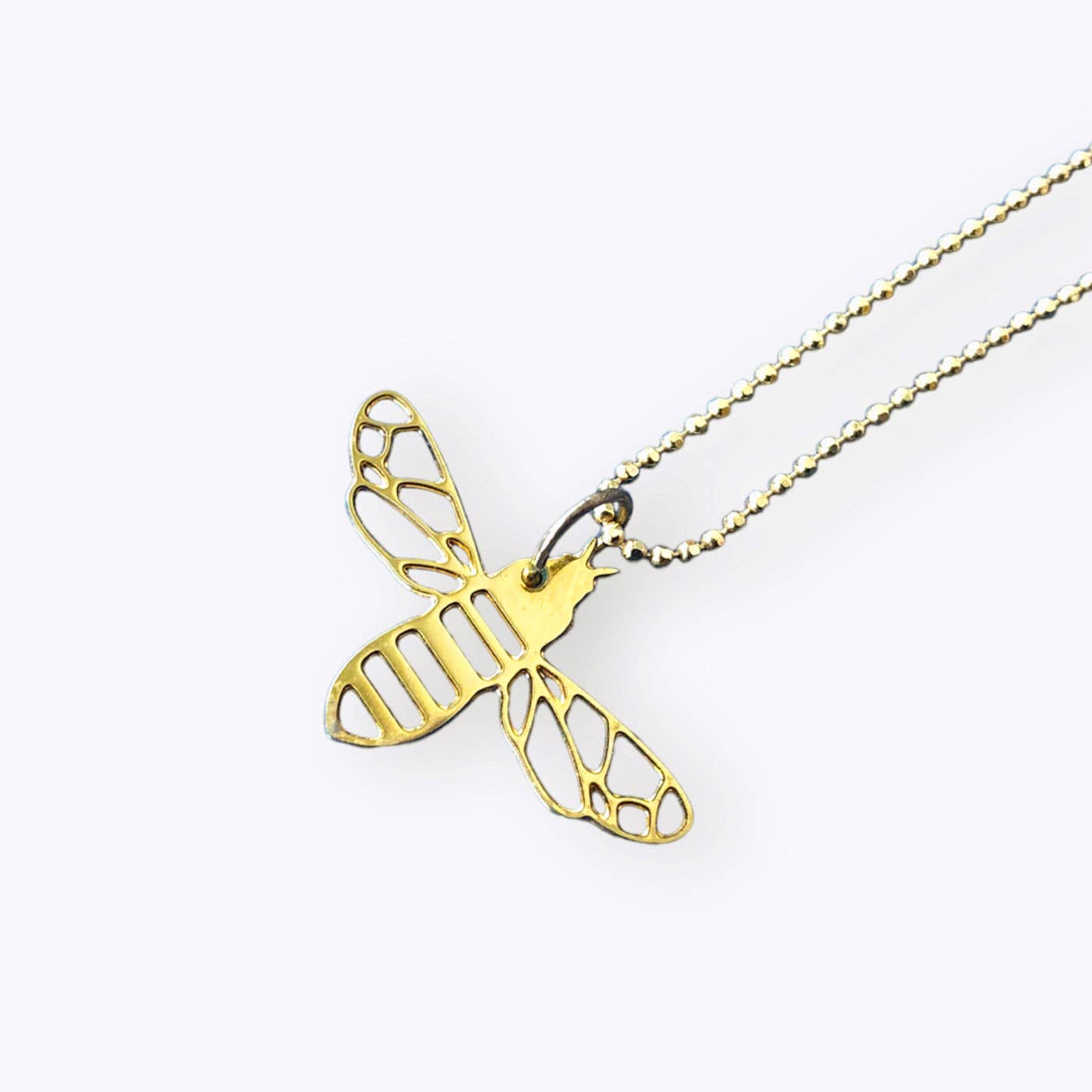 All Things We Like – Engroshandel Halskæde med vedhæng – Bee gyldne halskæde2