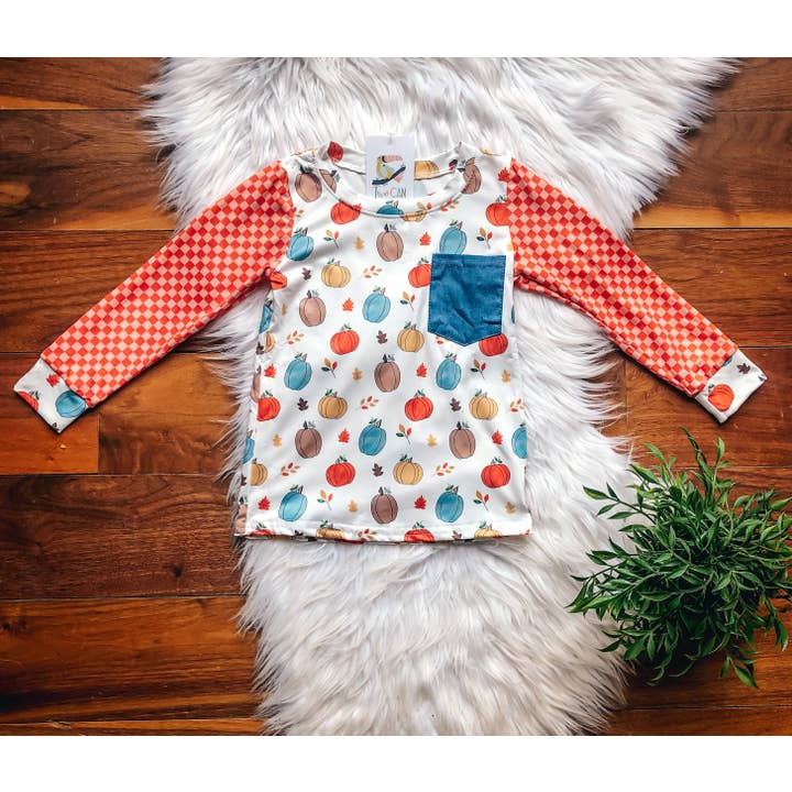 T-shirt Pumpkin Pickin' Pocket de TwoCan pour la vente par Wellington Design Co.