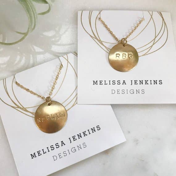 Collana in ottone stampato a strati con ciondolo Mantra per la vendita all'ingrosso da parte di Melissa Jenkins Designs